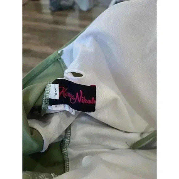 Hanna Nikole‎ Swimsuit size 16 - Picture 4 of 4